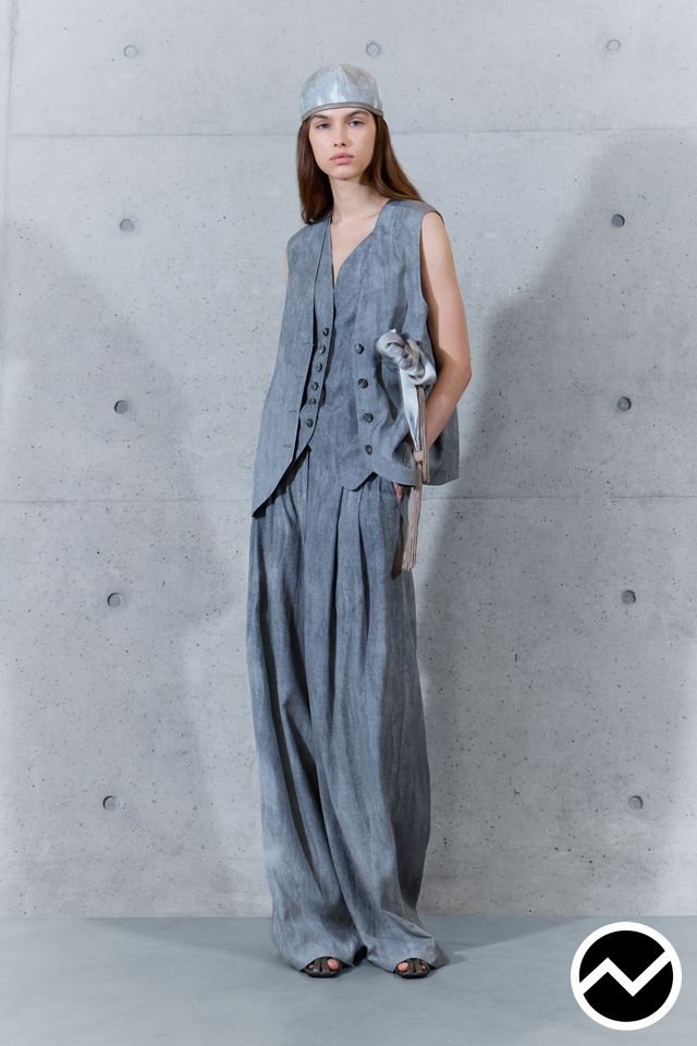 Emporio Armani, SS27 womenswear, Muslin, look 36