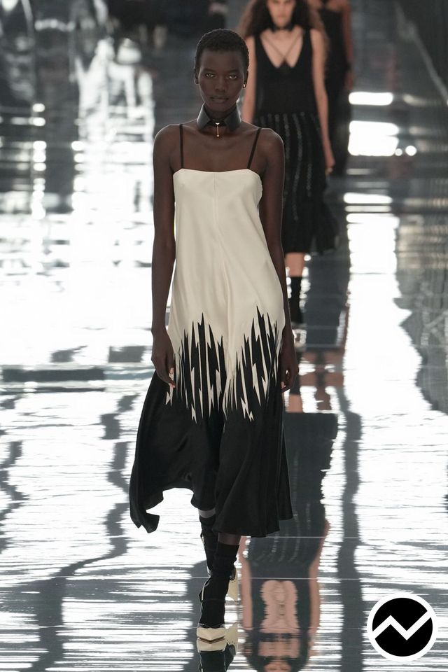 Fendi, SS27 womenswear, 90s Retro, look 46