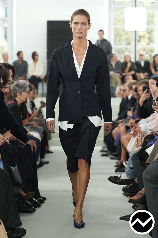 Jil Sander, SS27 womenswear, Asymmetric Hem Shirts, look 32