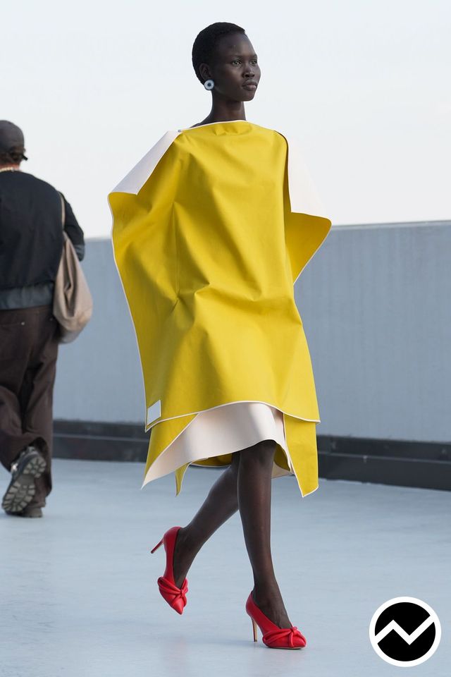 Moschino, SS27 womenswear, Mustard, look 9