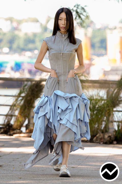 Jane Wade, SS27 womenswear, Parachute, look 22