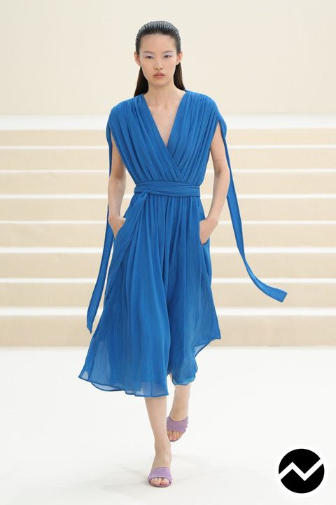 Akris, SS27 womenswear, Royal Blue, look 41