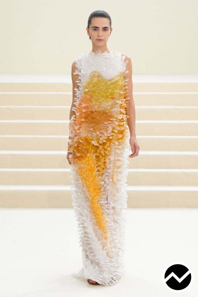 Akris, SS27 womenswear, Gold, look 55