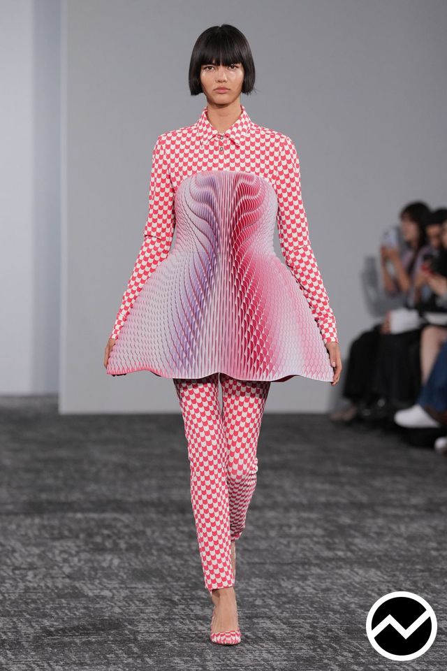 Anrealage, SS27 womenswear, Ombre, look 26