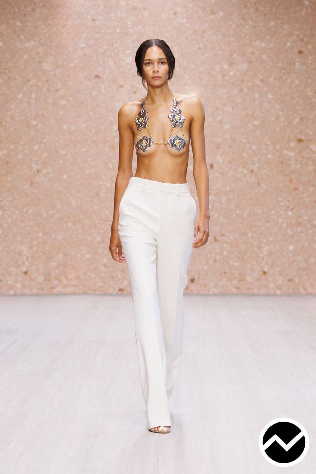 Chloé, SS27 womenswear, Gold, look 7