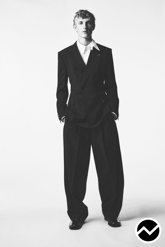 Givenchy, SS27 menswear, Black, look 1