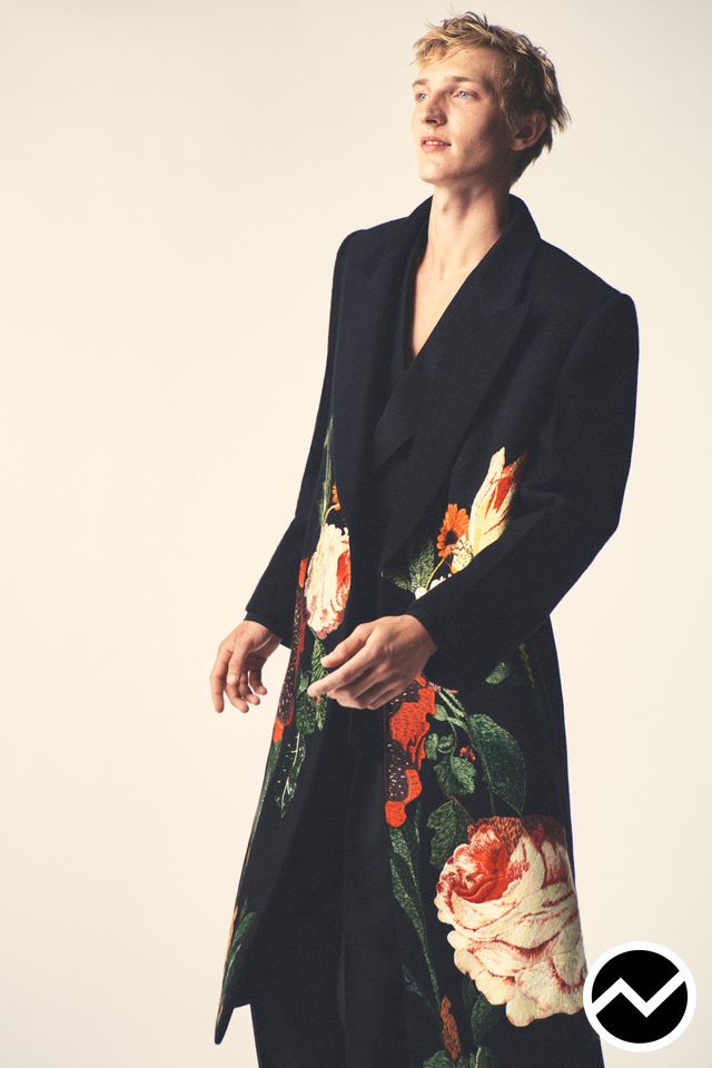 Givenchy, SS27 menswear, Double Breasted Coat, look 33