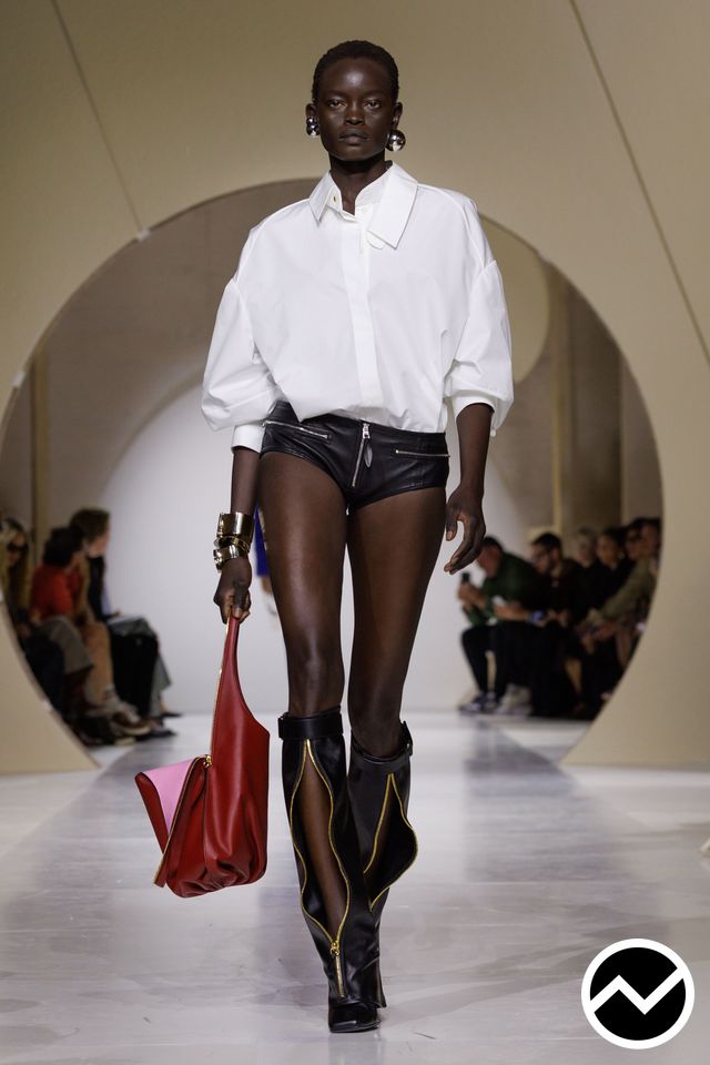 Givenchy, SS27 womenswear, Hot Pant Shorts, look 10