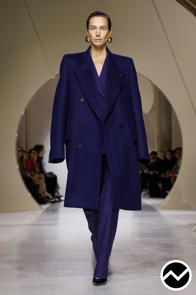 Givenchy, SS27 womenswear, Double Breasted Coat, look 19