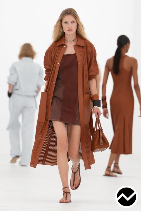 Hermès, SS27 womenswear, Chocolate, look 20