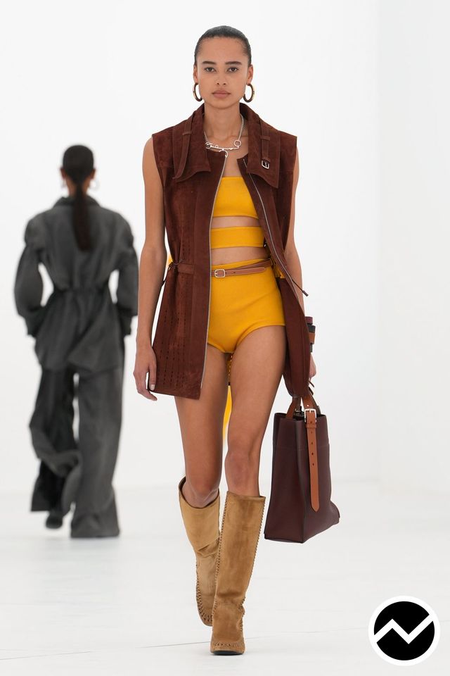 Hermès, SS27 womenswear, Burgundy, look 36