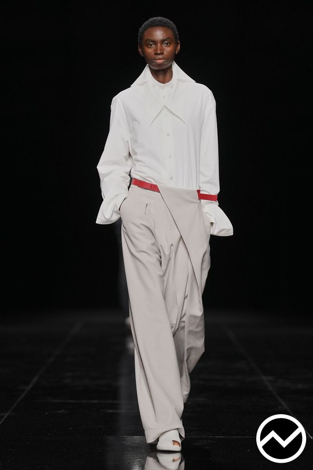 Issey Miyake, SS27 womenswear, Extra Long Sleeve Shirts, look 17