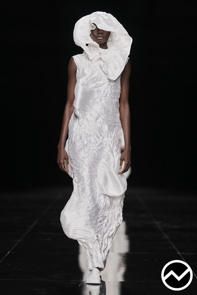 Issey Miyake, Issey Miyake SS27 womenswear, look 26