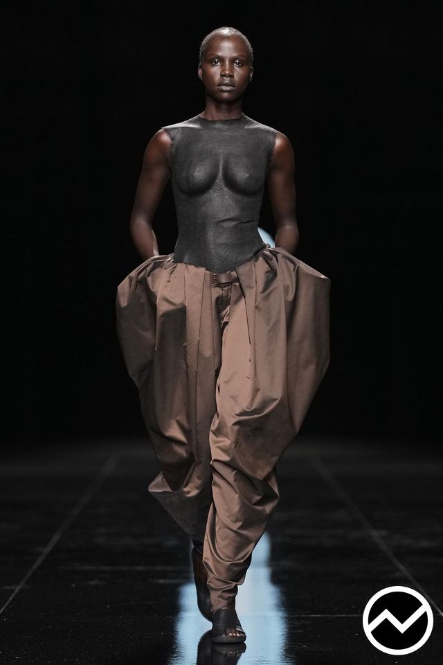 Issey Miyake, SS27 womenswear, Mocha, look 28