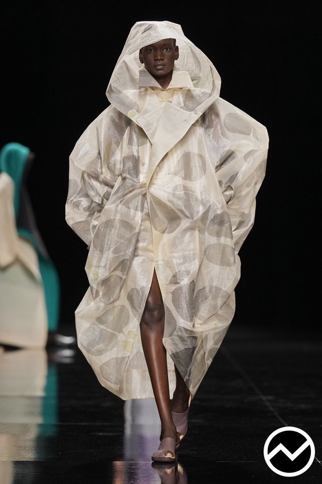 Issey Miyake, SS27 womenswear, Hooded Coat, look 44