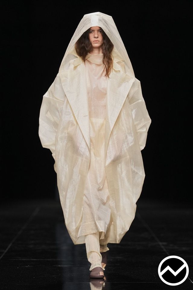 Issey Miyake, SS27 womenswear, Organza, look 47