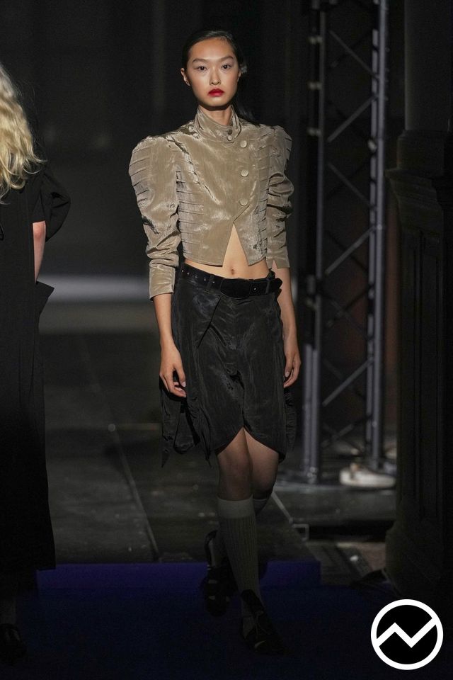 Kiko Kostadinov, SS27 womenswear, Velvet, look 11