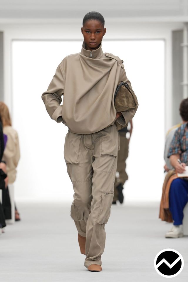 Loewe, SS27 womenswear, Utilitarian, look 23