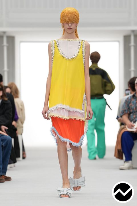 Loewe, SS27 womenswear, Lemon, look 50