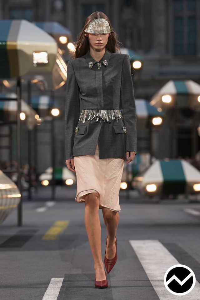 Louis Vuitton, Louis Vuitton SS27 womenswear, look 17