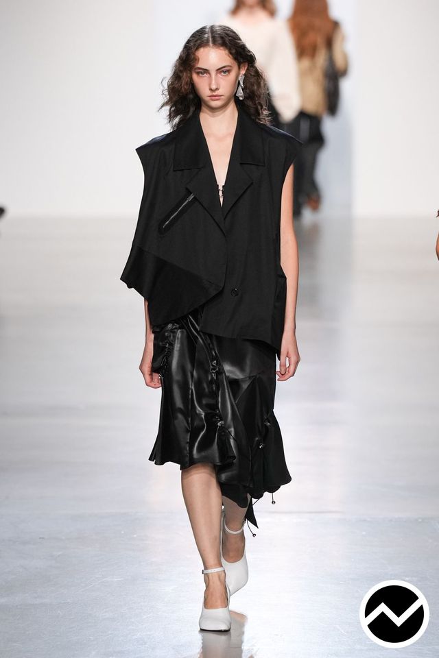 Niccolò Pasqualetti, SS27 womenswear, Asymmetric Hem Vest, look 36