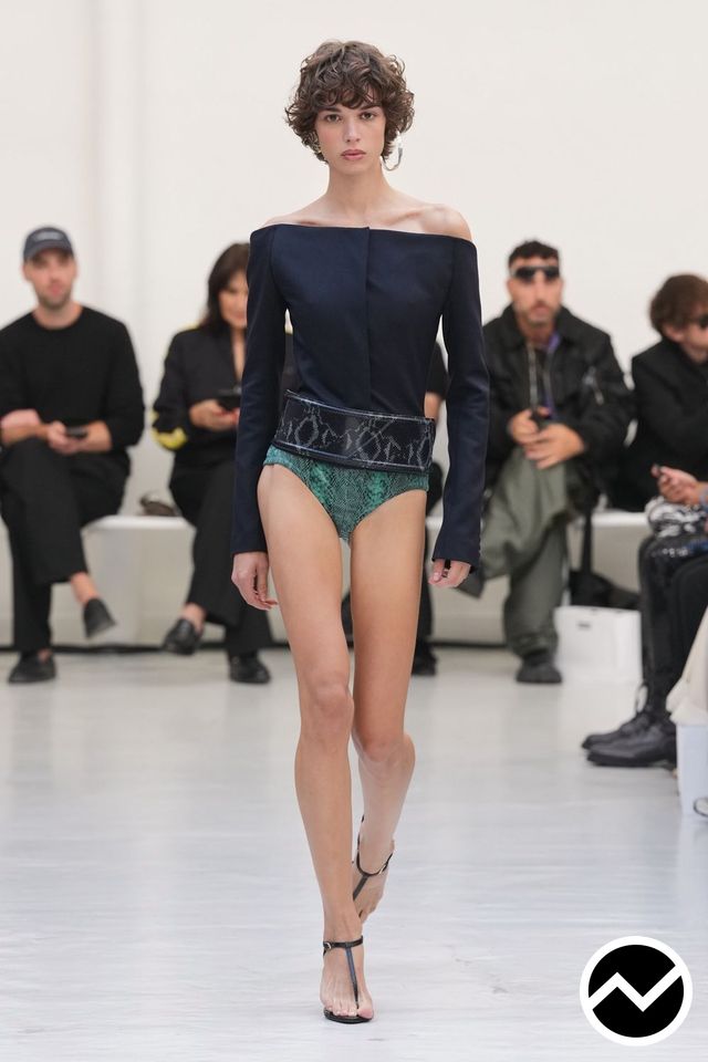 Situationist, SS27 womenswear, Skinny Shorts, look 2