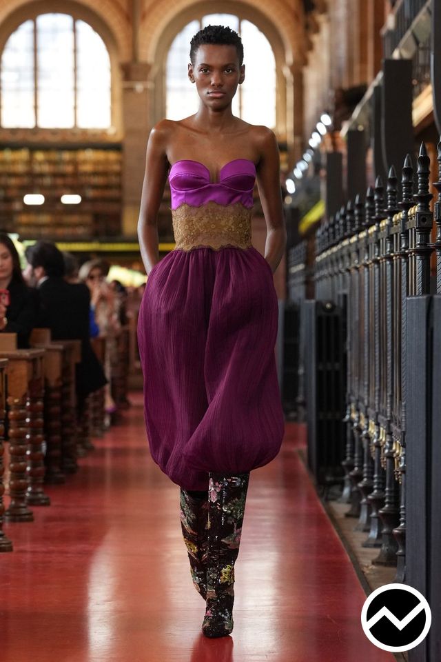 Valentino, SS27 womenswear, Wine, look 9