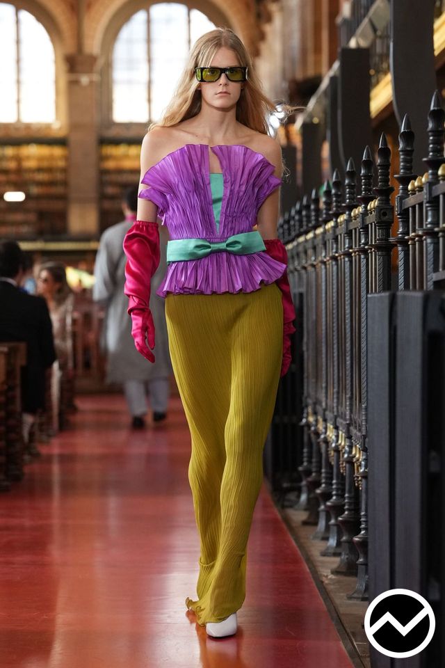 Valentino, SS27 womenswear, Mustard, look 63