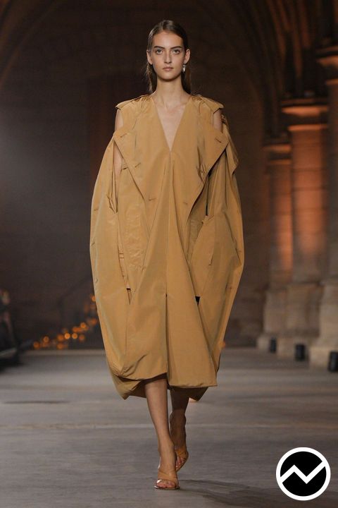 Victoria Beckham, SS27 womenswear, Cape Sleeve Coat, look 7