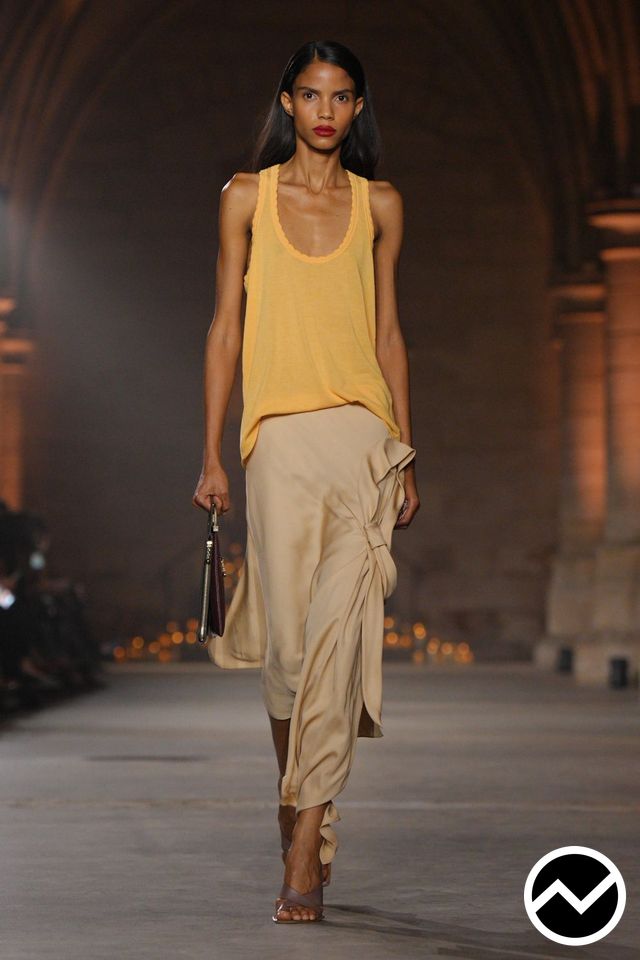 Victoria Beckham, SS27 womenswear, Apricot, look 30