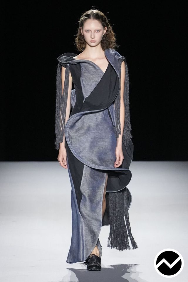 Yohji Yamamoto SS27 womenswear, look 1