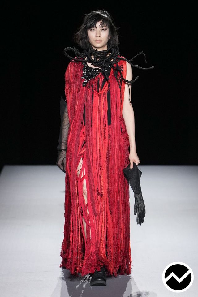 Yohji Yamamoto SS27 womenswear, look 42