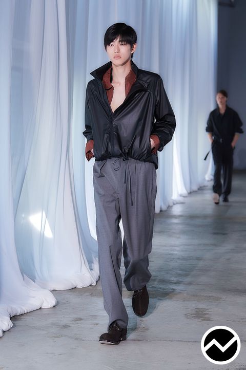 Attachment, SS27 menswear, Parachute, look 23