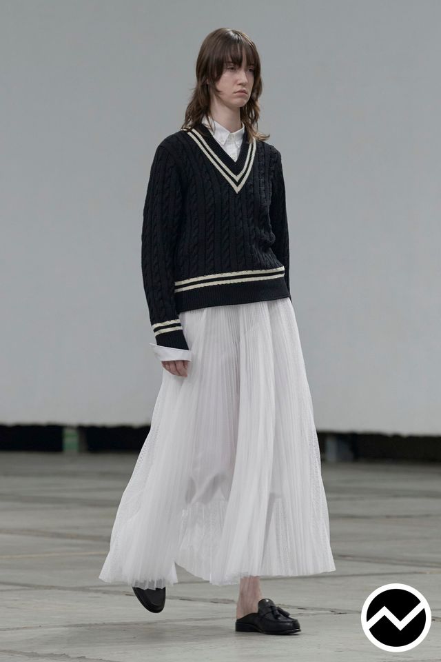 Hyke, SS27 womenswear, Mid-Rise Skirts, look 21