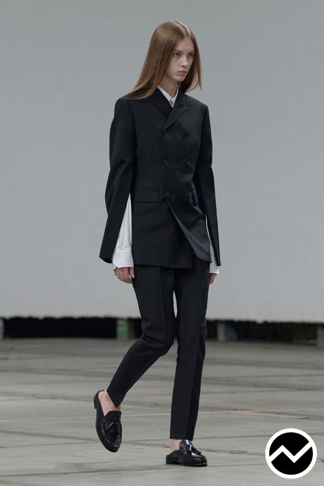 Hyke, SS27 womenswear, Split Pants, look 45